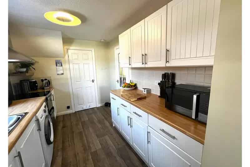 3 Bed Semi Detached House with 2 Reception Rooms