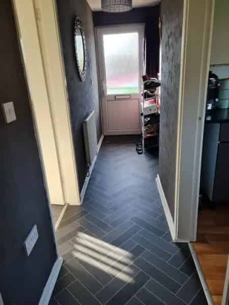 1 Bed Adapted Bungalow Wet Room Handrails Ramp Access