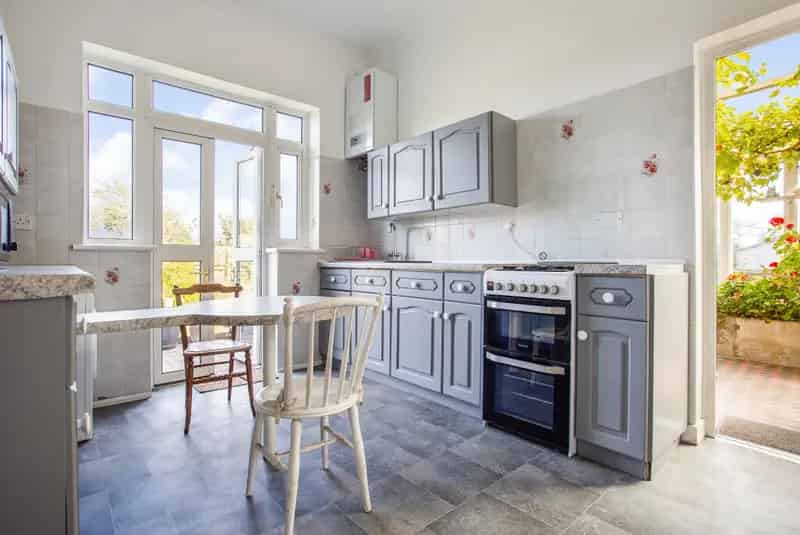 6 Bedroom Detached Victorian House for Sale