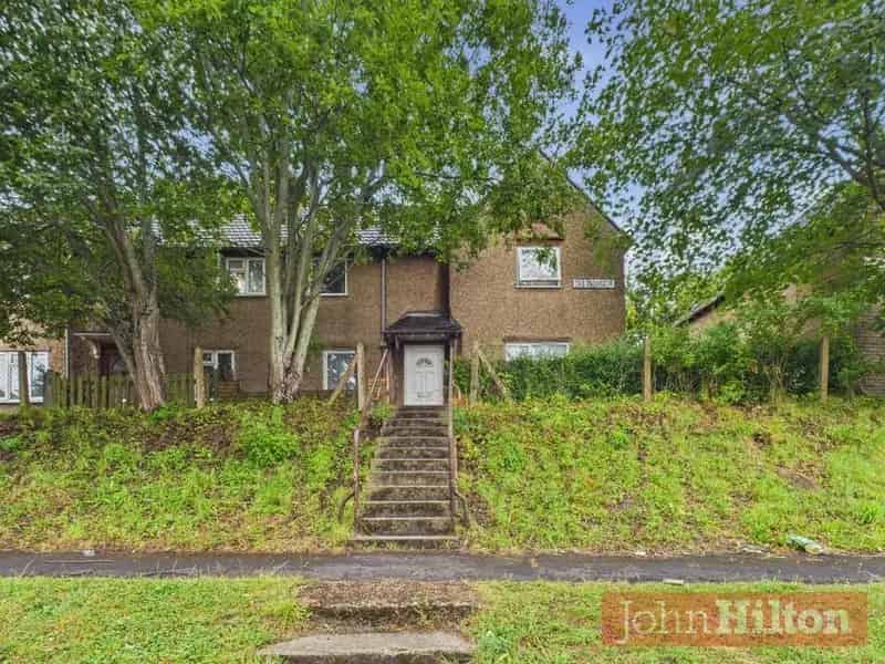 5 Bedroom Semi Detached House For Sale