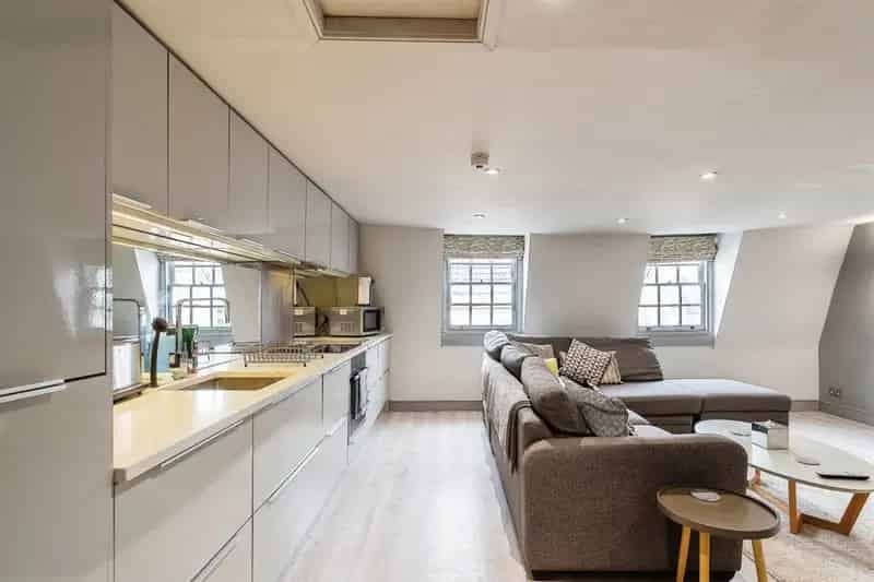 Bath City Centre Apartment  Top Floor Grade II Listed Georgian Building