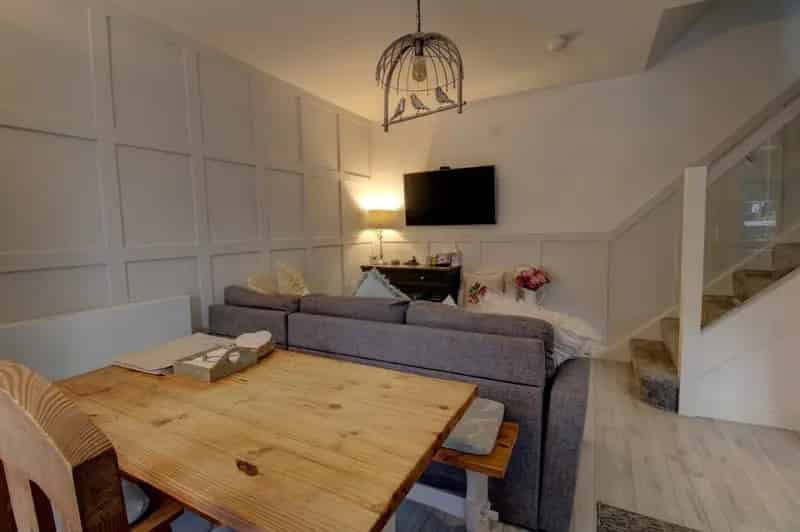 Two Bedroom House with Garden and Parking Near Colchester City Centre
