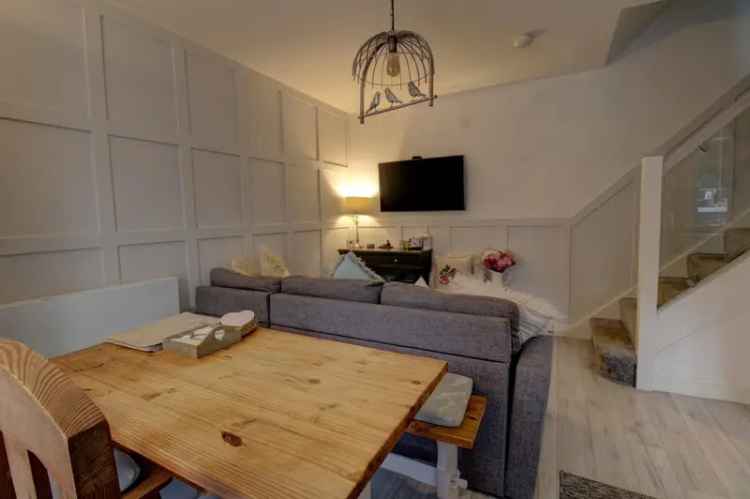 Two Bedroom House with Garden and Parking Near Colchester City Centre