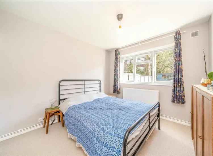 2-Bedroom Maisonette Lee London Large Garden Potential Extension