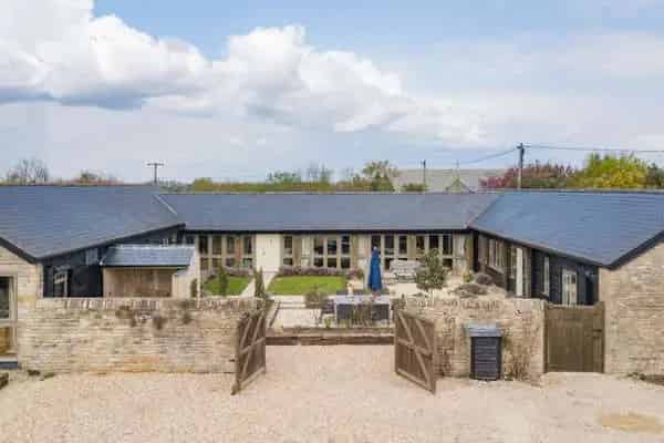 Snipe Barn Oxfordshire Family Home
