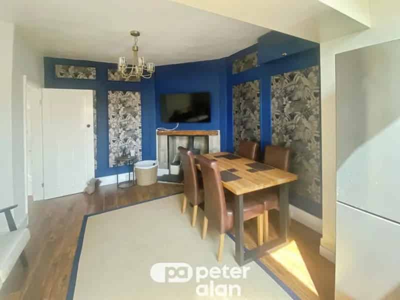 3 Bedroom House Litchard M4 Junction 36