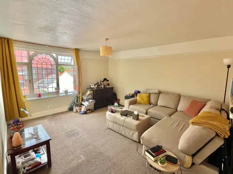 1 bedroom  Flat for sale, Folkestone, Kent, CT20