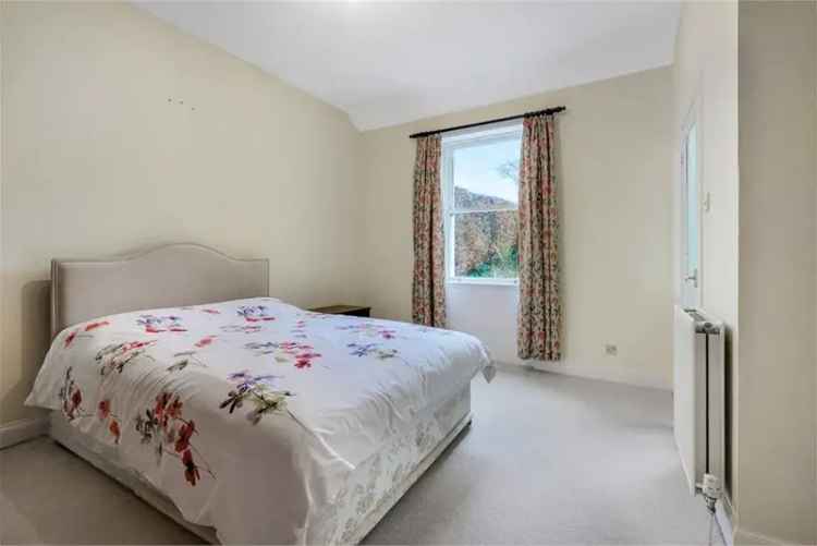 4 Bed Detached House with 2 Reception Rooms and Garden