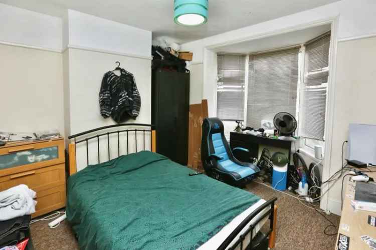 Five Bedroom HMO Eastleigh Tenants in Situ Investment Opportunity