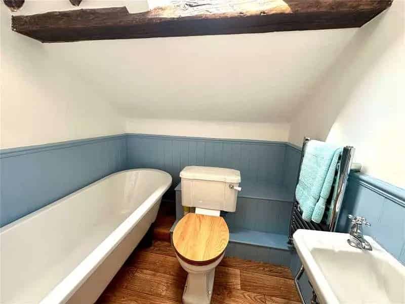 4 Bed House for Sale with Annexe and Garden