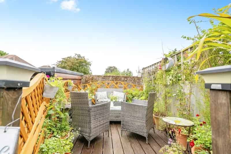 Spacious Family Home with Large Garden and Three Double Bedrooms