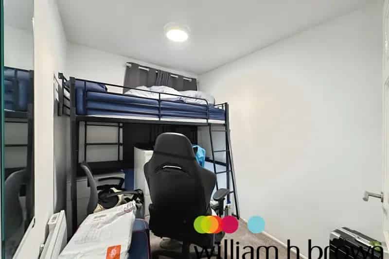 2-Bed Flat Near Parks and Schools Zero Deposit Available