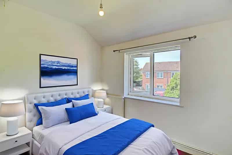 2 Bedroom End Terrace House to Rent