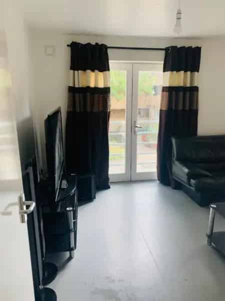 2 Double Bedroom Flat Swap for 3 Bedroom
