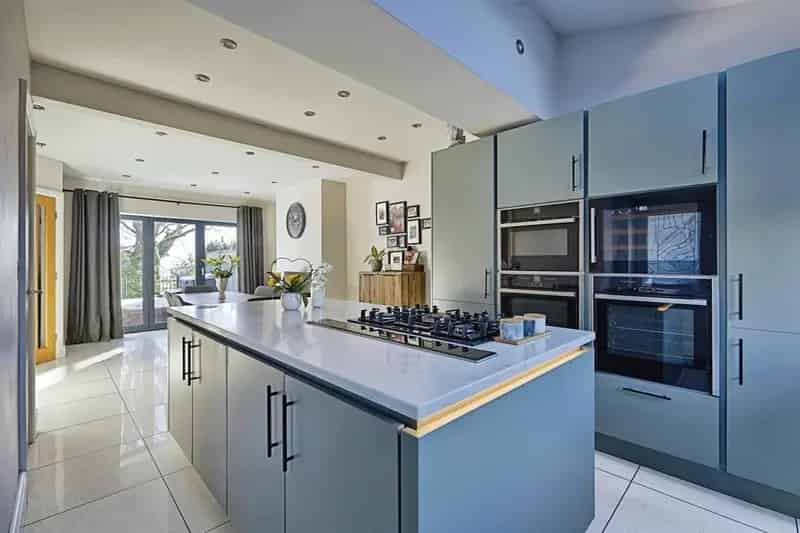Stunning Modernised 3-Bed Semi in Norton Tower