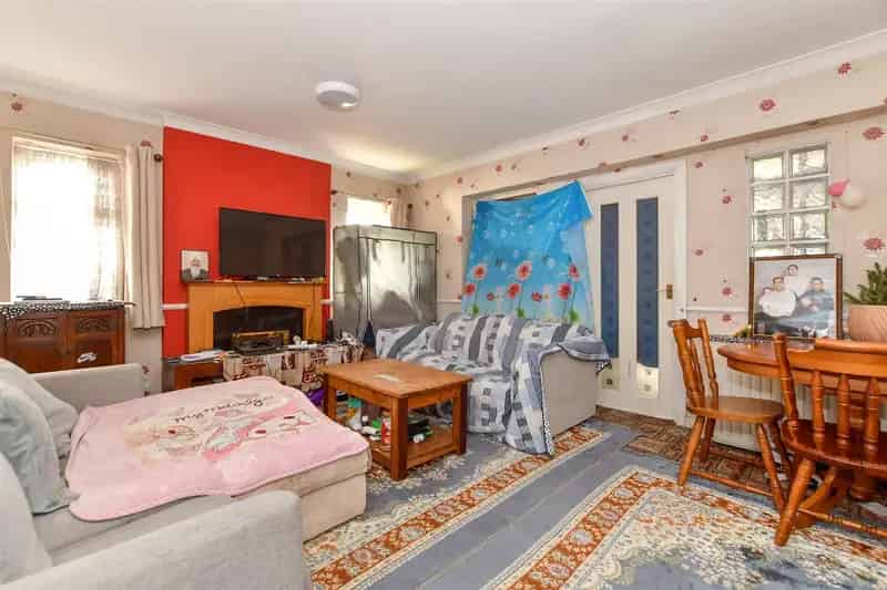 3 Bedroom Detached House for Sale via Modern Auction