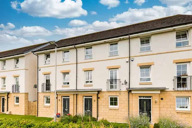3 Bedroom Townhouse For Sale in Edinburgh