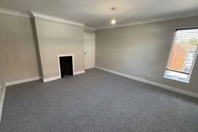 3 Bed Terraced House with Courtyard Zero Deposit Guarantee Available