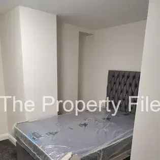 2 Bedroom Flat Manchester Student Property Available July 2025