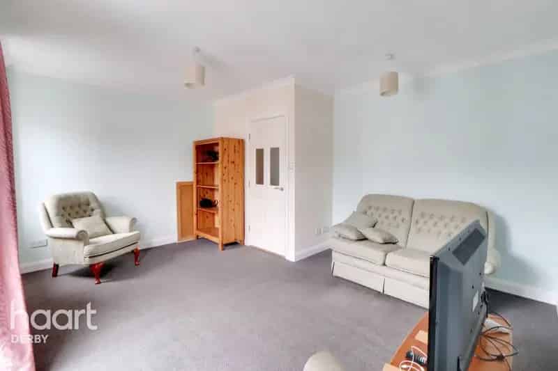 3 Bedroom End Terrace House for Sale Near City Centre