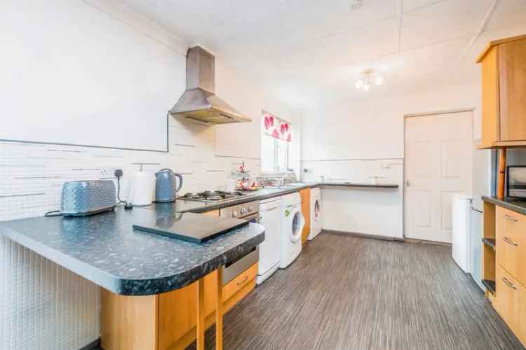 3 Bed Terraced House in Roath - Close to City Centre