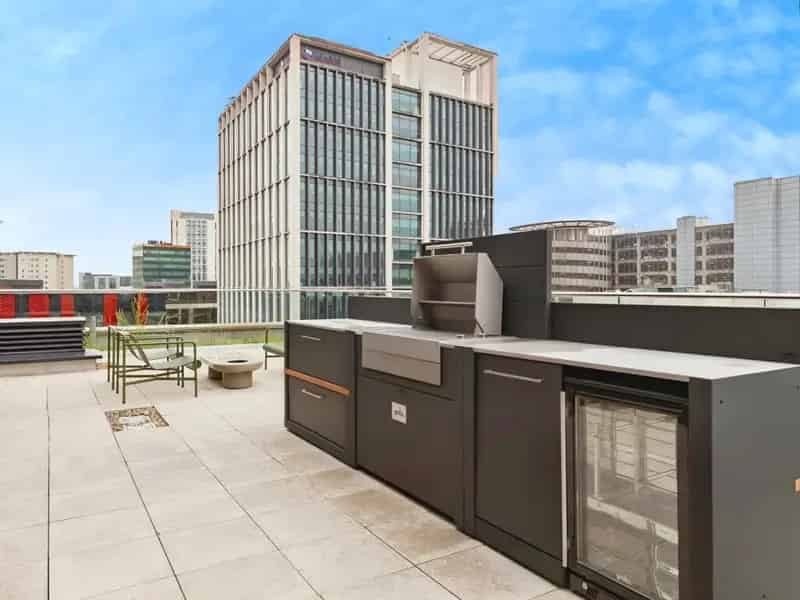 City Centre Studio Apartment Available Now