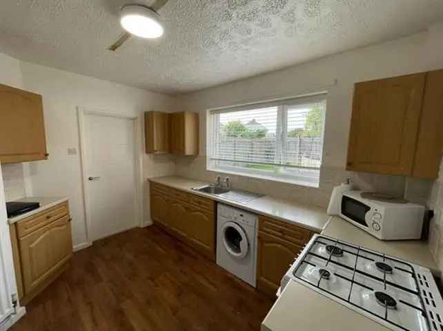 3 Bedroom End Terrace House Near Shops and Schools