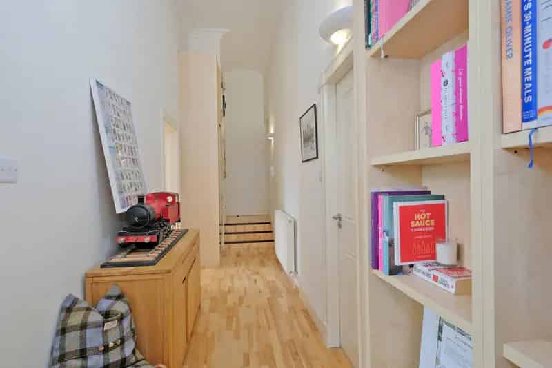2 Double Bed Executive Apartment in B-Listed Granite Building