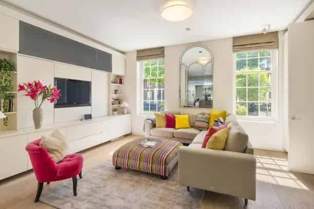 Luxury Semi-Detached House for Sale in London W14