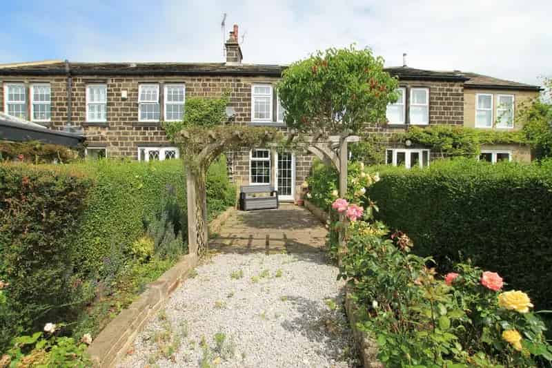 2 Bedroom Terraced House to Rent