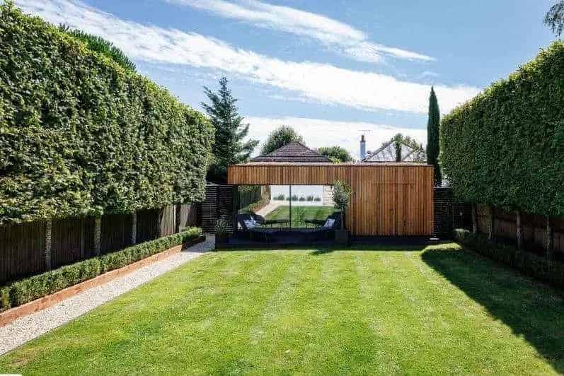 6 Bed Detached House for Sale in West Wimbledon