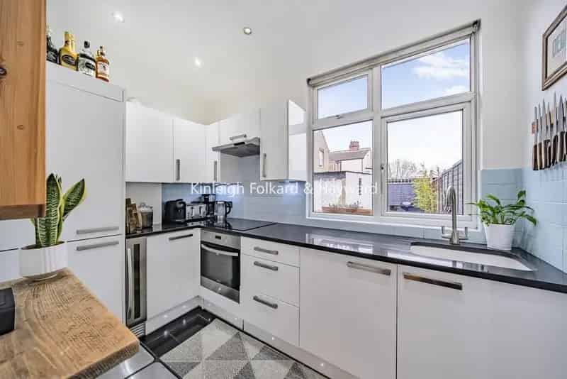 Flat For Sale , London, England