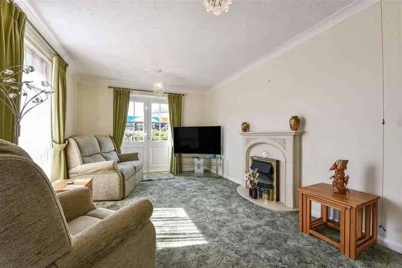 2 bed property for sale