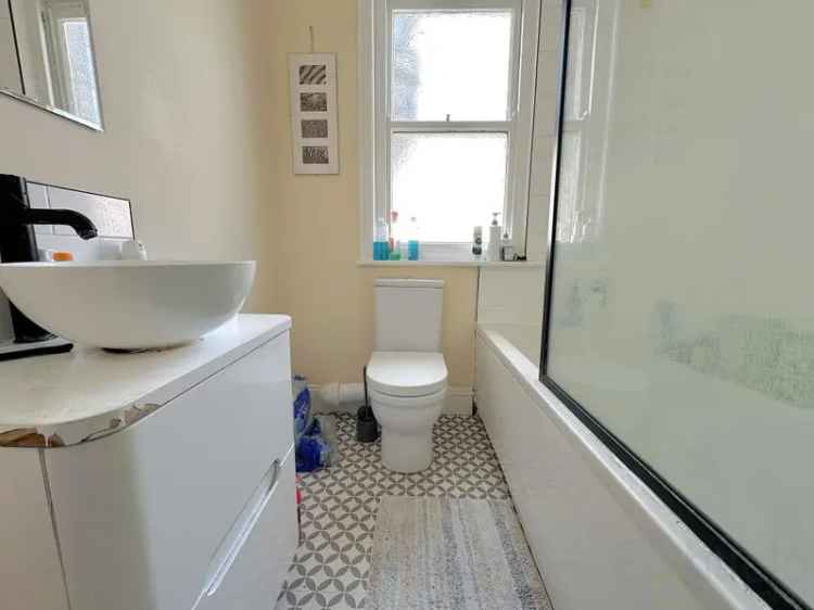 3 Bedroom Flat Kemp Town Brighton Bills Included August 2025