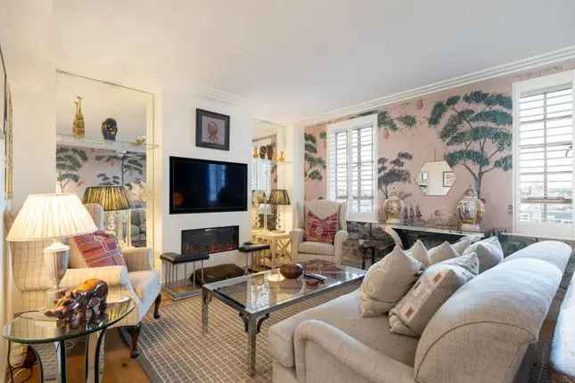 Flat to rent in Swan Court, Chelsea Manor Street, London SW3