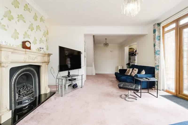 Three Bedroom Detached Bungalow Rainham