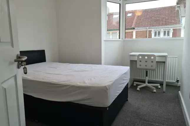 6 Bedroom Student House Redfield Bristol