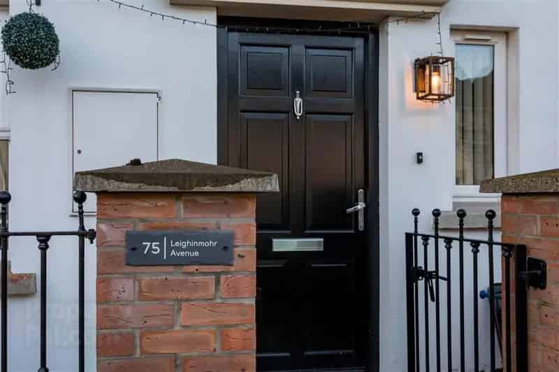 3 Bed Mid Townhouse  En-Suite Parking Ballymena