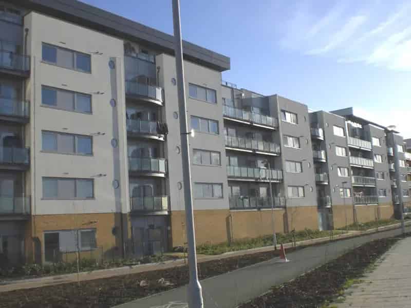 2 Bedroom Flat House to Rent in West Thamesmead