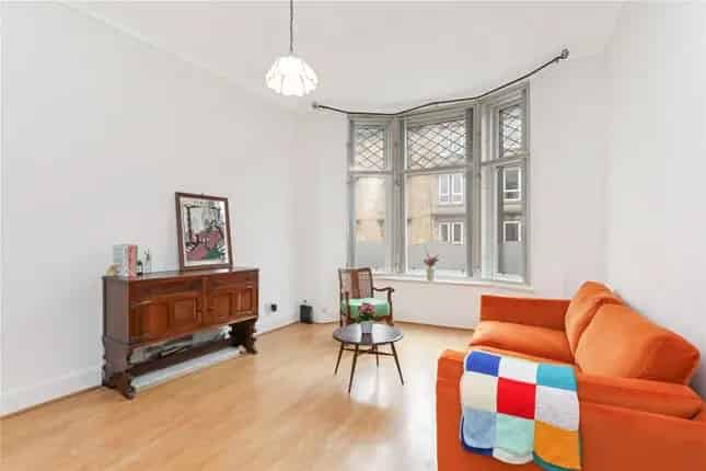 1 Bedroom Flat for Sale in Duke Street Dennistoun Glasgow