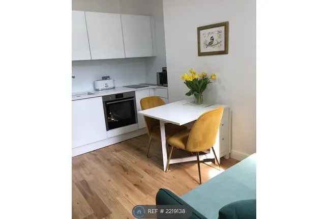 Flat to rent in Notting Hill, London W11