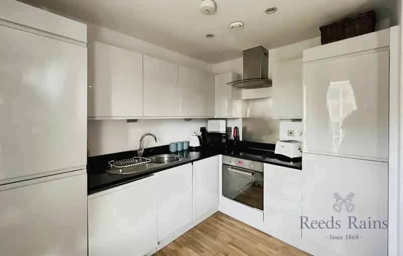 1 Bedroom Flat for Sale in London SW4