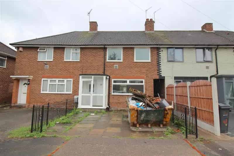 3 Bedroom Mid Terrace House For Sale