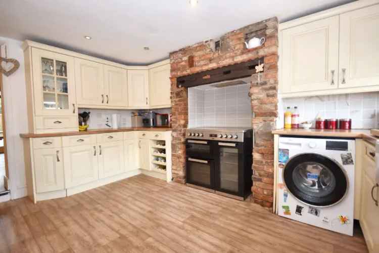 House For Sale in Wakefield, England