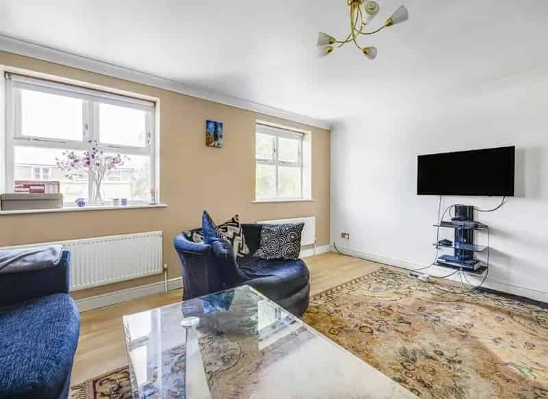 4 Double Bedroom Townhouse in Tooting Heritage Park