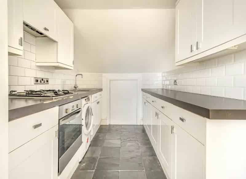 One Bedroom Victorian Conversion Apartment near Notting Hill