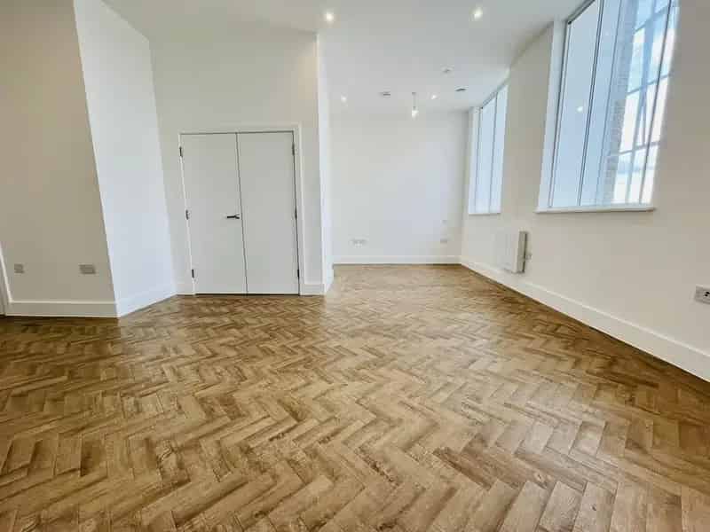 Studio to Rent