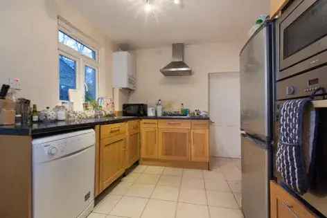 4 Bedroom House near Canary Wharf East London