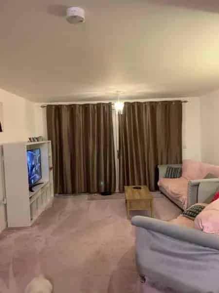 3 Bed House Caterham Surrey Near Shops Station Schools