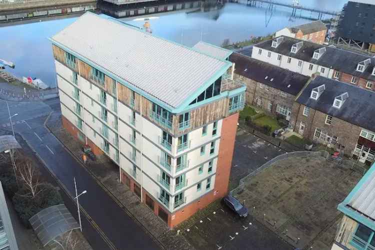 City Quay 3-Bed Apartment Freehold Modern Spacious